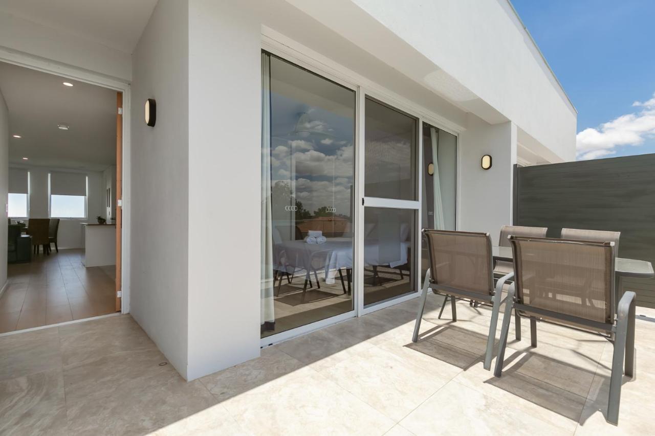 2X2 Modern Apartment Near Airport And City Perth Exterior photo